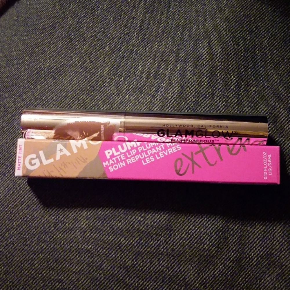 Matte lip plumper